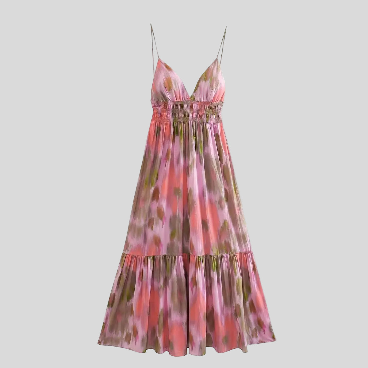 Maxi dress with open back, model Daniella